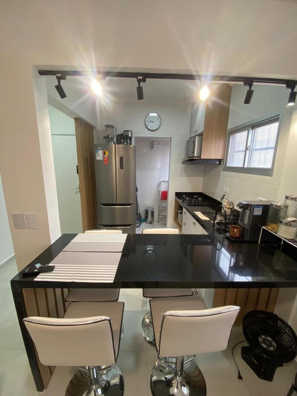 Canto Forte- Suite C/Varanda - Ate 5 Hospedes- Garagem - Wi Fi E 200 Metros Da Praia, 50 Metros Da Av Gastronomica Da Pg Praia Grande Dış mekan fotoğraf