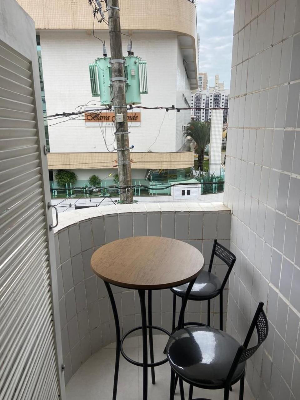 Canto Forte- Suite C/Varanda - Ate 5 Hospedes- Garagem - Wi Fi E 200 Metros Da Praia, 50 Metros Da Av Gastronomica Da Pg Praia Grande Dış mekan fotoğraf
