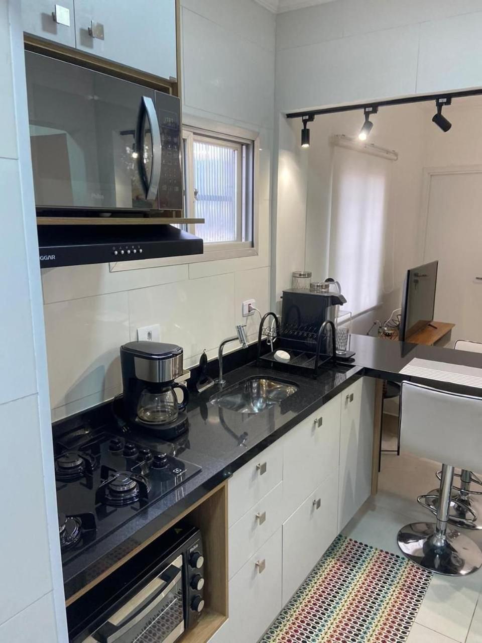 Canto Forte- Suite C/Varanda - Ate 5 Hospedes- Garagem - Wi Fi E 200 Metros Da Praia, 50 Metros Da Av Gastronomica Da Pg Praia Grande Dış mekan fotoğraf
