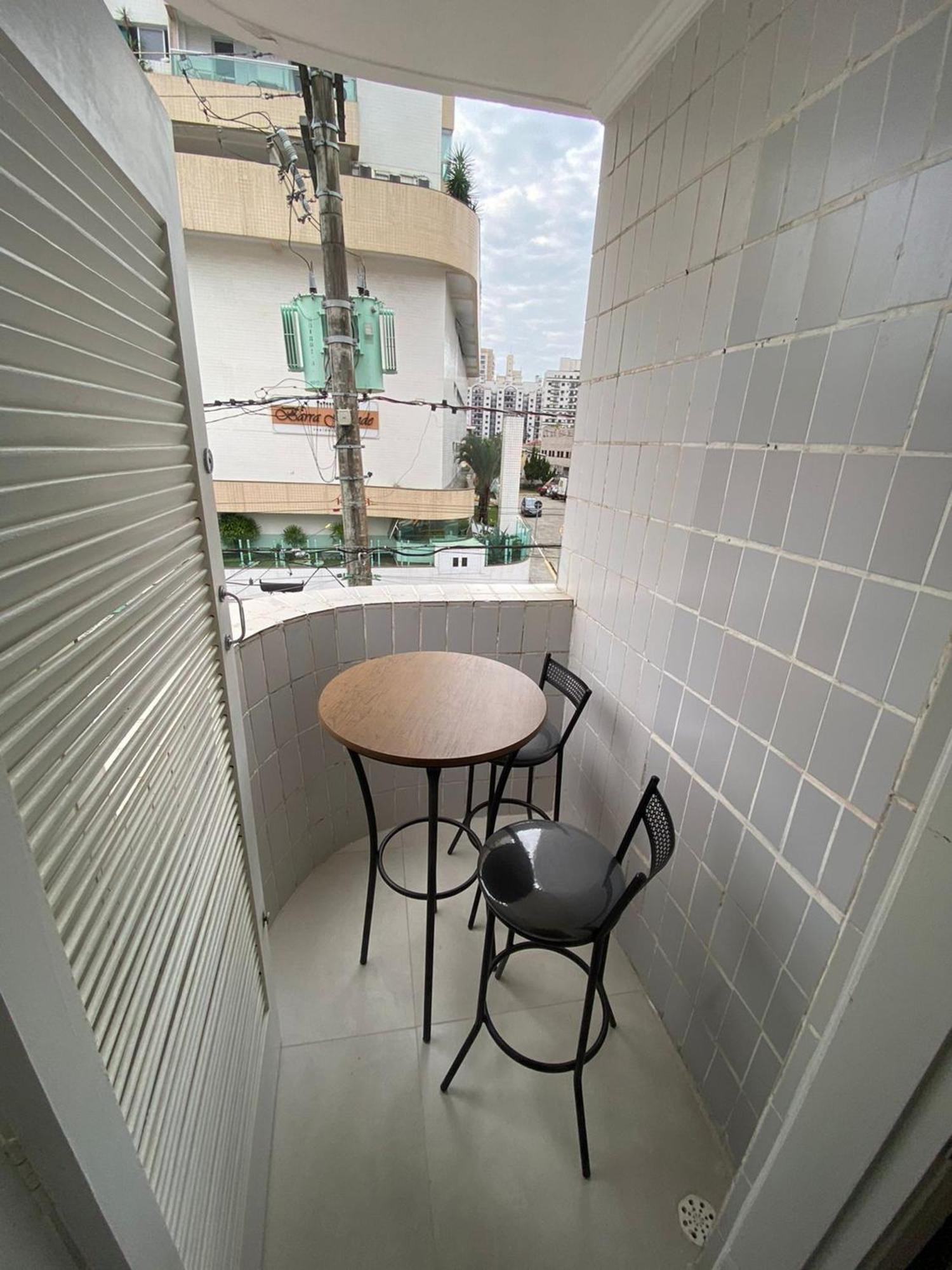 Canto Forte- Suite C/Varanda - Ate 5 Hospedes- Garagem - Wi Fi E 200 Metros Da Praia, 50 Metros Da Av Gastronomica Da Pg Praia Grande Dış mekan fotoğraf